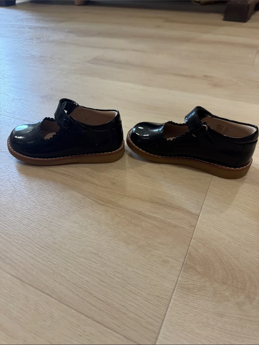Girls Black Mary Jane Dress Shoes with Scalloped Trim